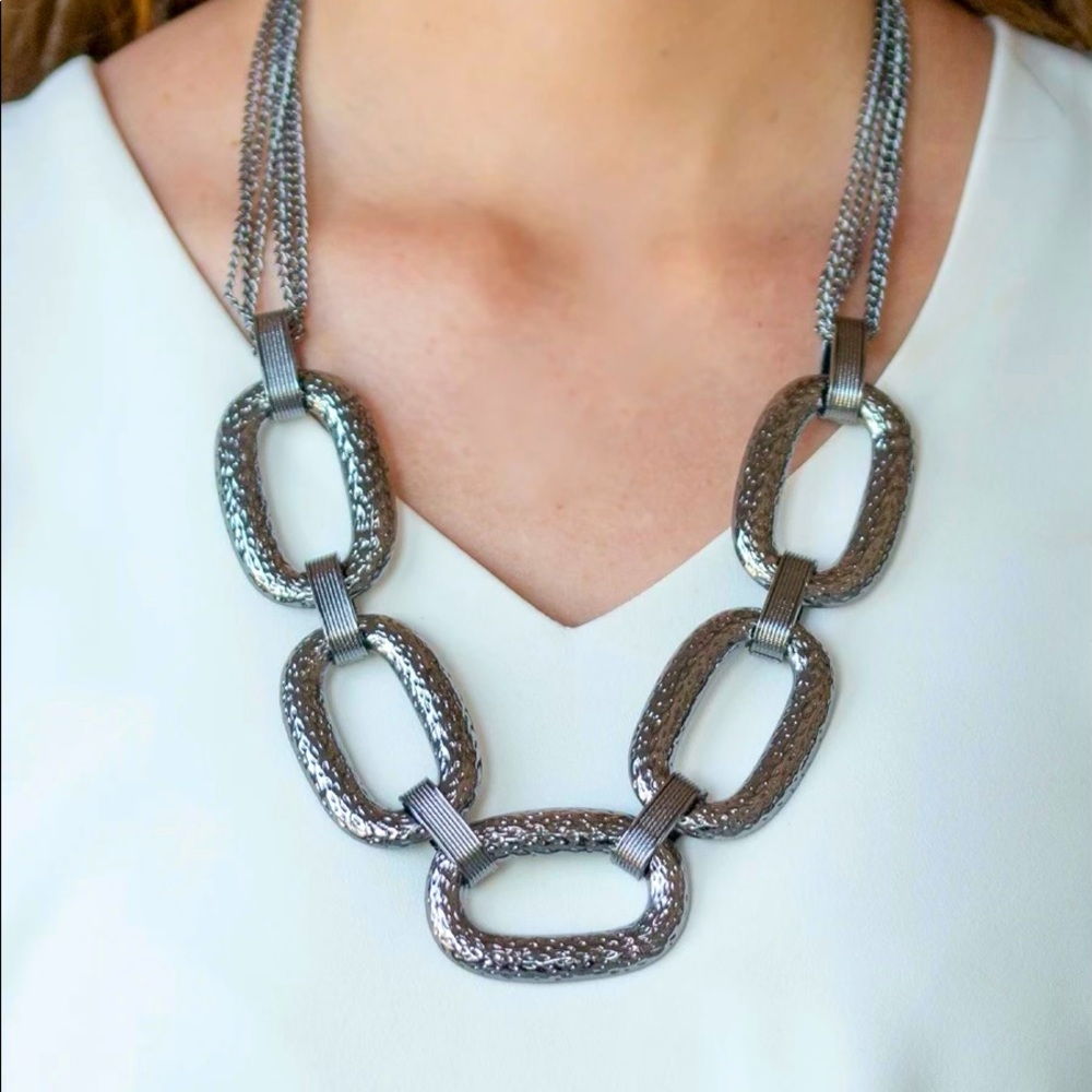 NWT - gunmetal chain necklace with earrings